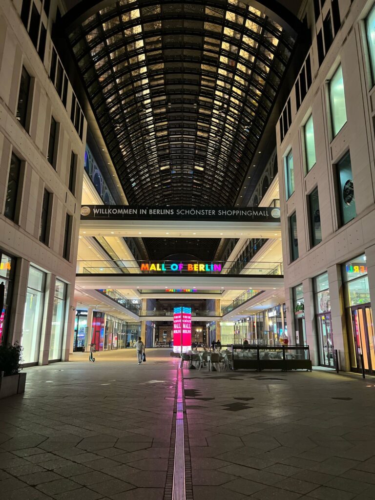 Eindrücke: Abschlussfahrt 2025 der Klassen 9a & 9b – Berlin, Geschichte & Gemeinschaft (6)