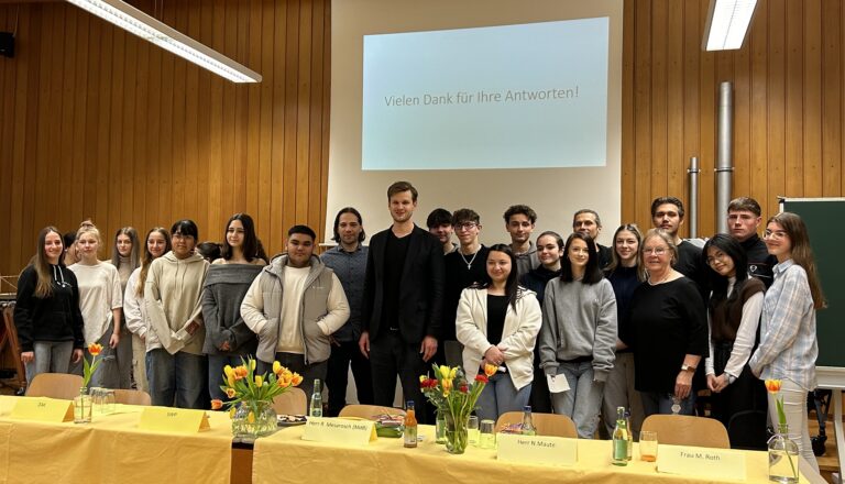 Beitragsbild: Besuch von Robin Mesarosch, MdB – Politik zum Anfassen