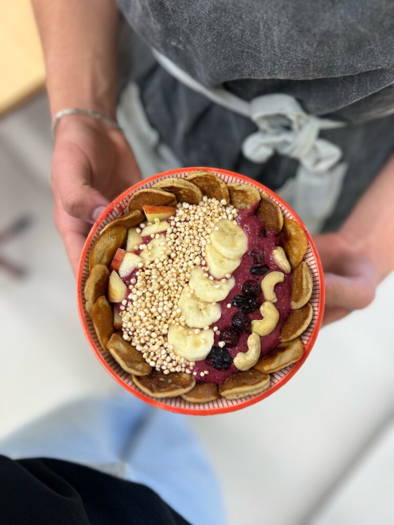 Eindrücke: Praktische AES-Prüfung – Kreativität, Teamarbeit und Genuss im Schulalltag (17)