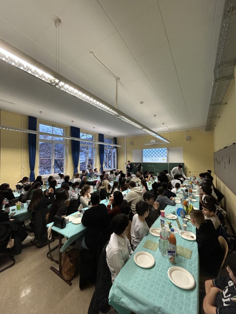 Eindrücke: Praktische AES-Prüfung – Kreativität, Teamarbeit und Genuss im Schulalltag (18)