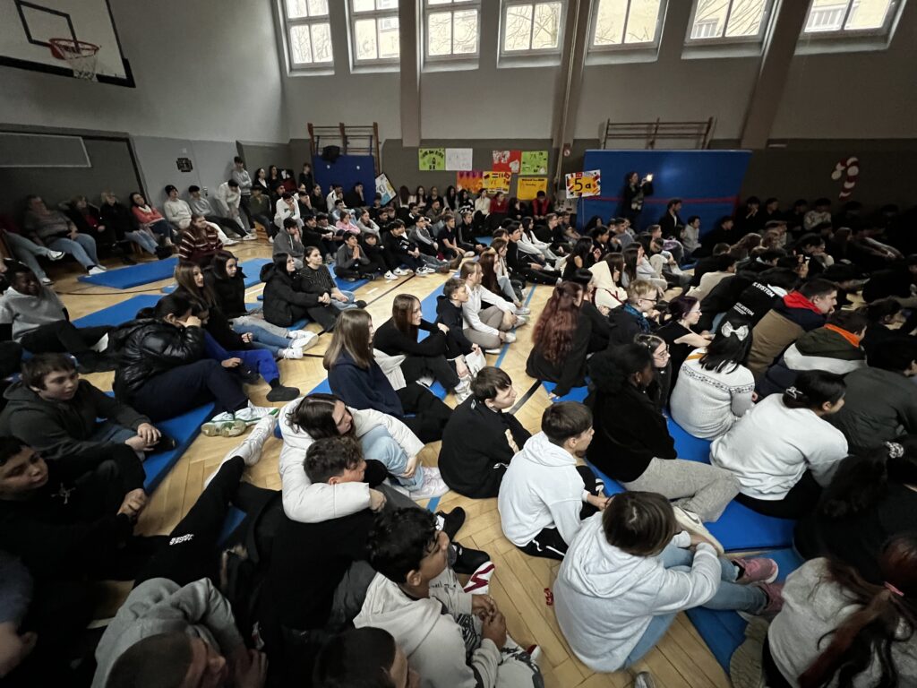 Eindrücke: Weihnachtssingen 2024 – Ein besinnlicher Jahresausklang in unserer Schulgemeinschaft (5)